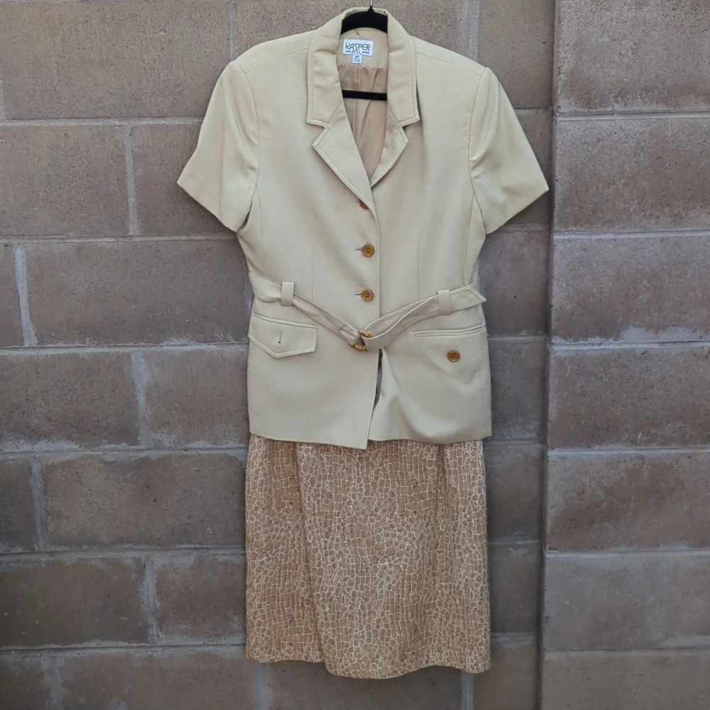 Kasper Cream Short-Sleeve Belted Blazer And Skirt Set, 14P - Picture 3 of 15